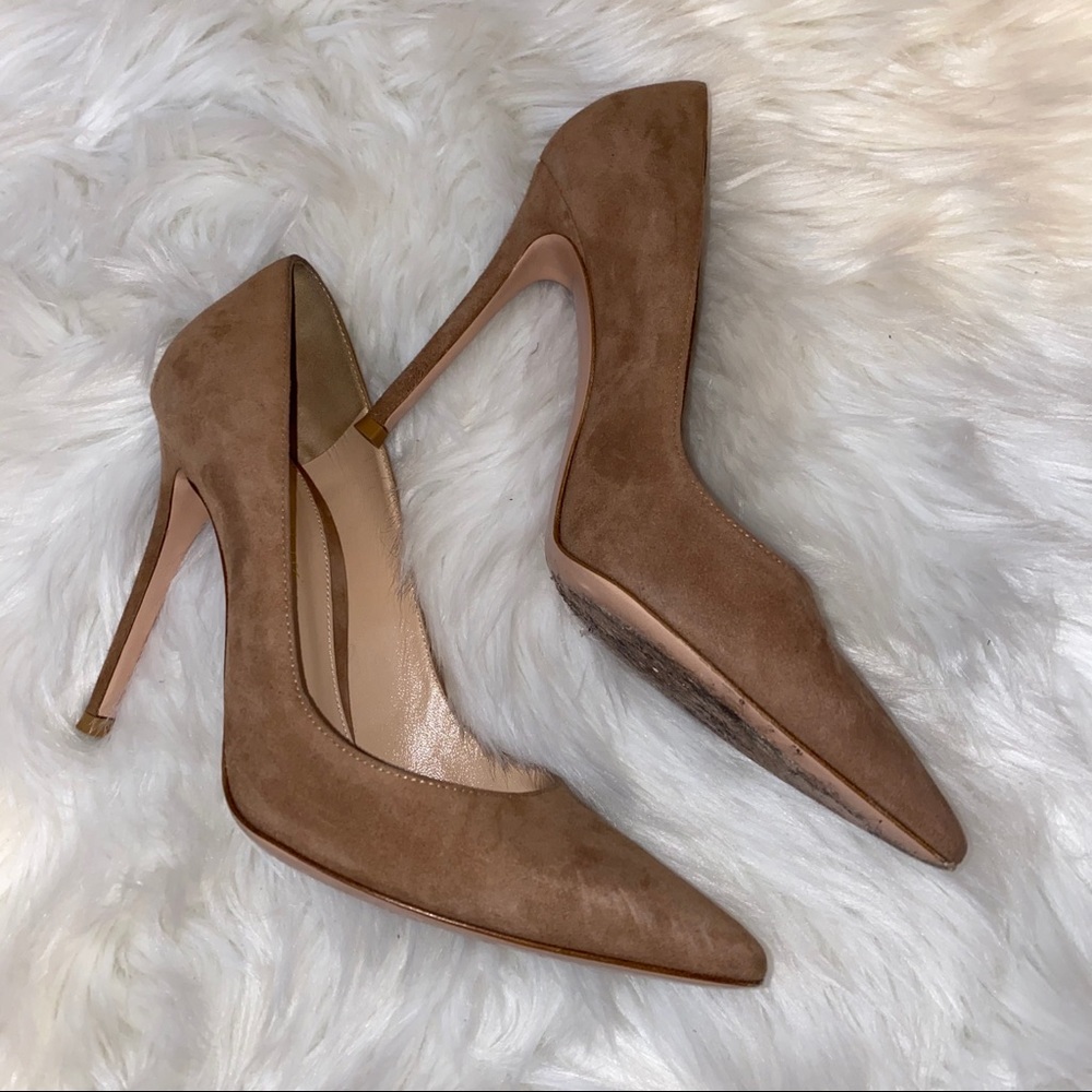 Gianvito Rossi Pointy Toe Pump - image 4